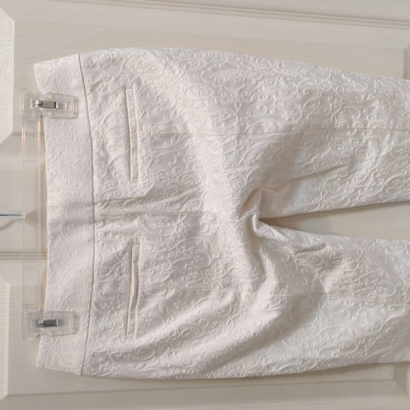 Loft Marisa Skinny Brocade Style White Pants Size 0 - Picture 4 of 8